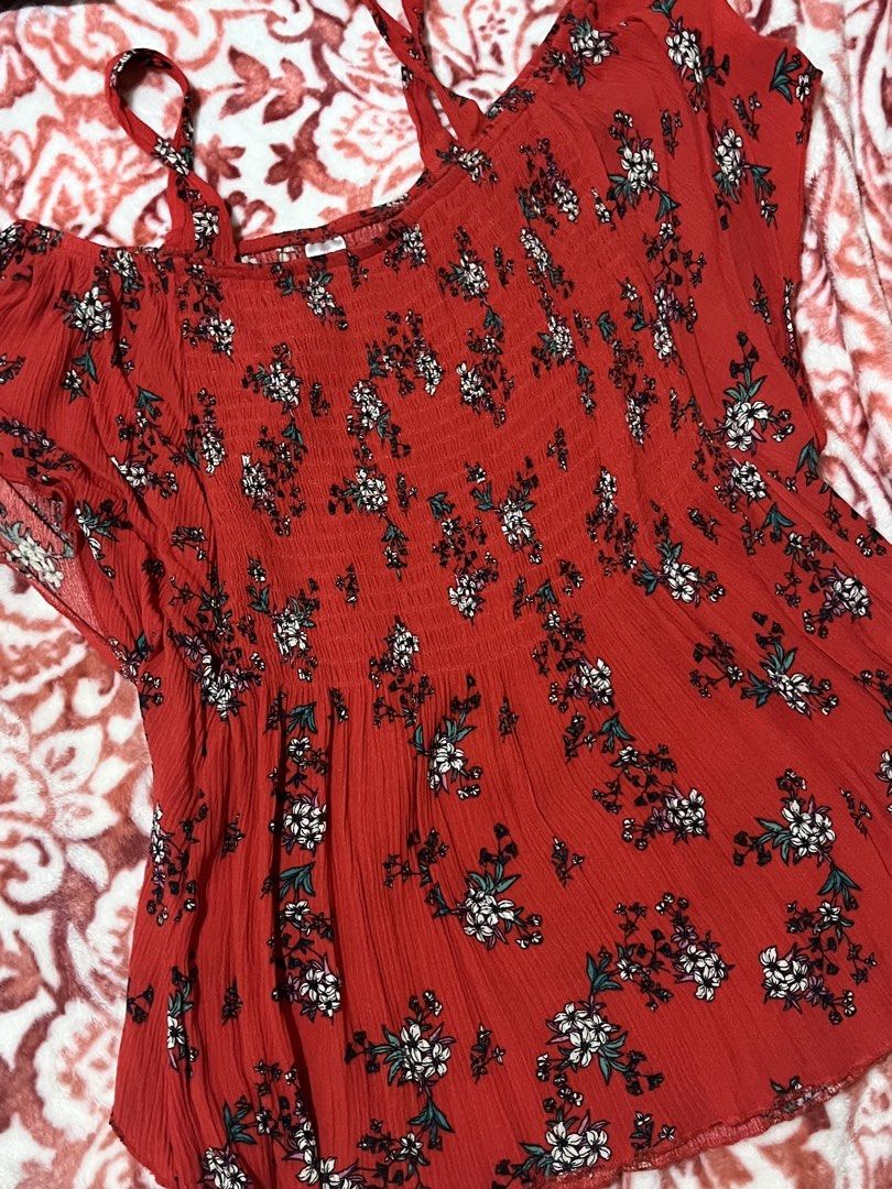 Kids Blue / Red blouse B1T1 (Category: Blouses) located in Antipolo. Submitted by ally.sells (Listing ID 1464279430, Image 3). Description: -never been used -perfect for semi-formal gatherings/beach top mop:gcash (sf should be shouldered by the buyer ❤️) RFS: tambak -dm for inquiries!.