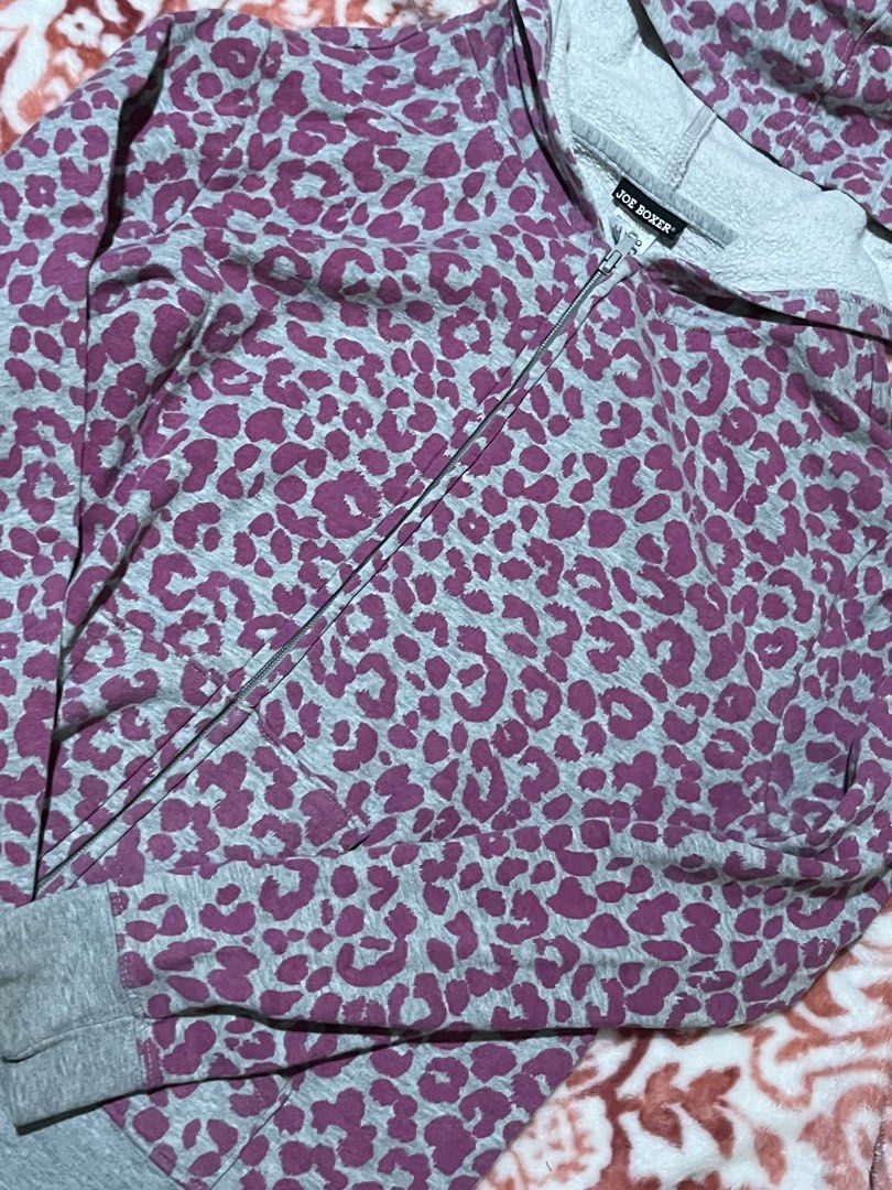 Kids Jacket (Category: Coats, Jackets and Outerwear) located in Antipolo. Submitted by ally.sells (Listing ID 1464282746, Image 2). Description: -cotton -hindi manipis at all -for kids mop:gcash (sf should be shouldered by the buyer ❤️) RFS: tambak -dm for inquiries!.