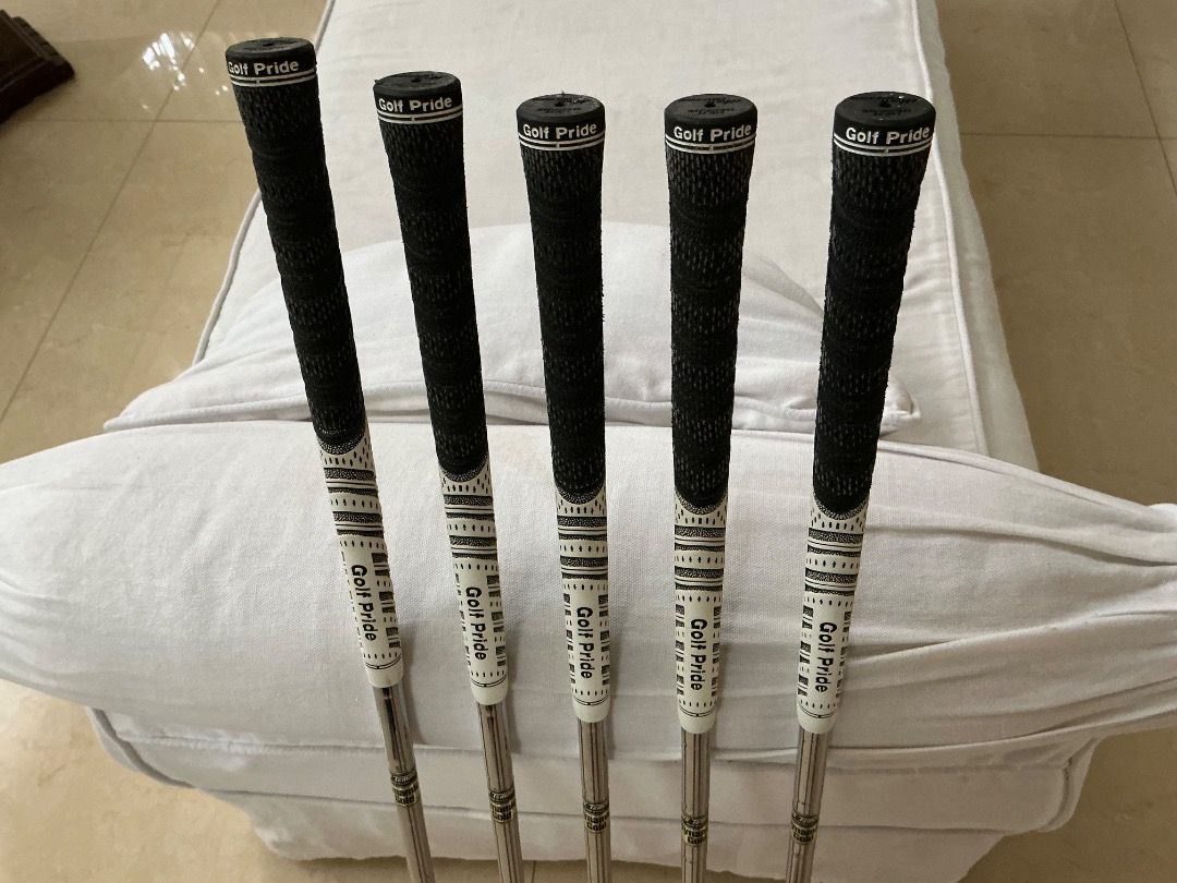 Cobra Golf Iron set (Category: Golf) located in Quezon City. Submitted by thirdy33551 (Listing ID 1464007144, Image 3). Description: - King Cobra 3100I/H irons 7i,8i,9i,Pw,Gw - Features undercut design for enhanced playability - True Temper Dynamic Gold S200 Steel Shaft Stiff Flex - New Golf Pride Grips - Used seldomly If with Titleist VG3 Sand Wedge add P1k..