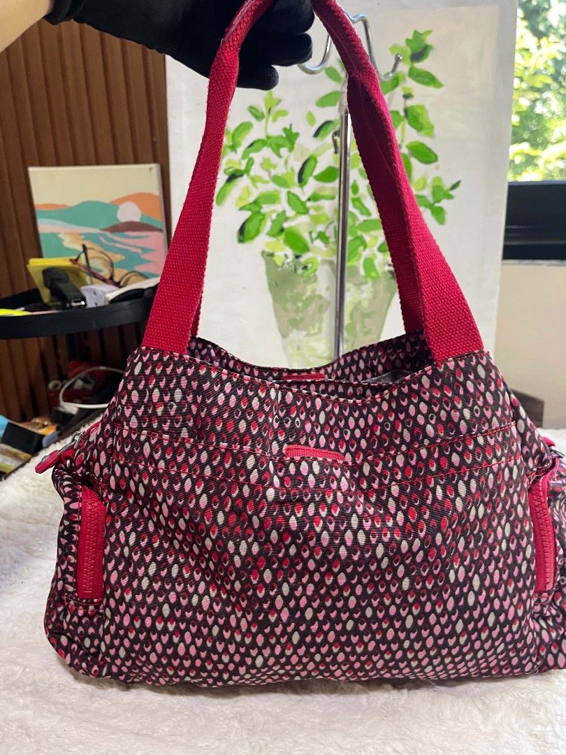 Kipling shoulder bag Original (Category: Shoulder Bags) located in Naawan. Submitted by twillycalledprelovedbags (Listing ID 1464170884, Image 2). Description: issue is sa handle na may leather.