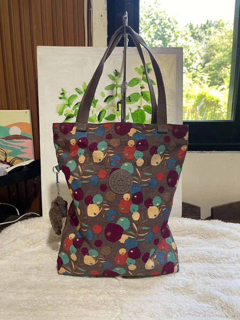 Kipling tote bag Original (Category: Tote Bags) located in Naawan. Submitted by twillycalledprelovedbags (Listing ID 1464173226, Image 1). Description: .