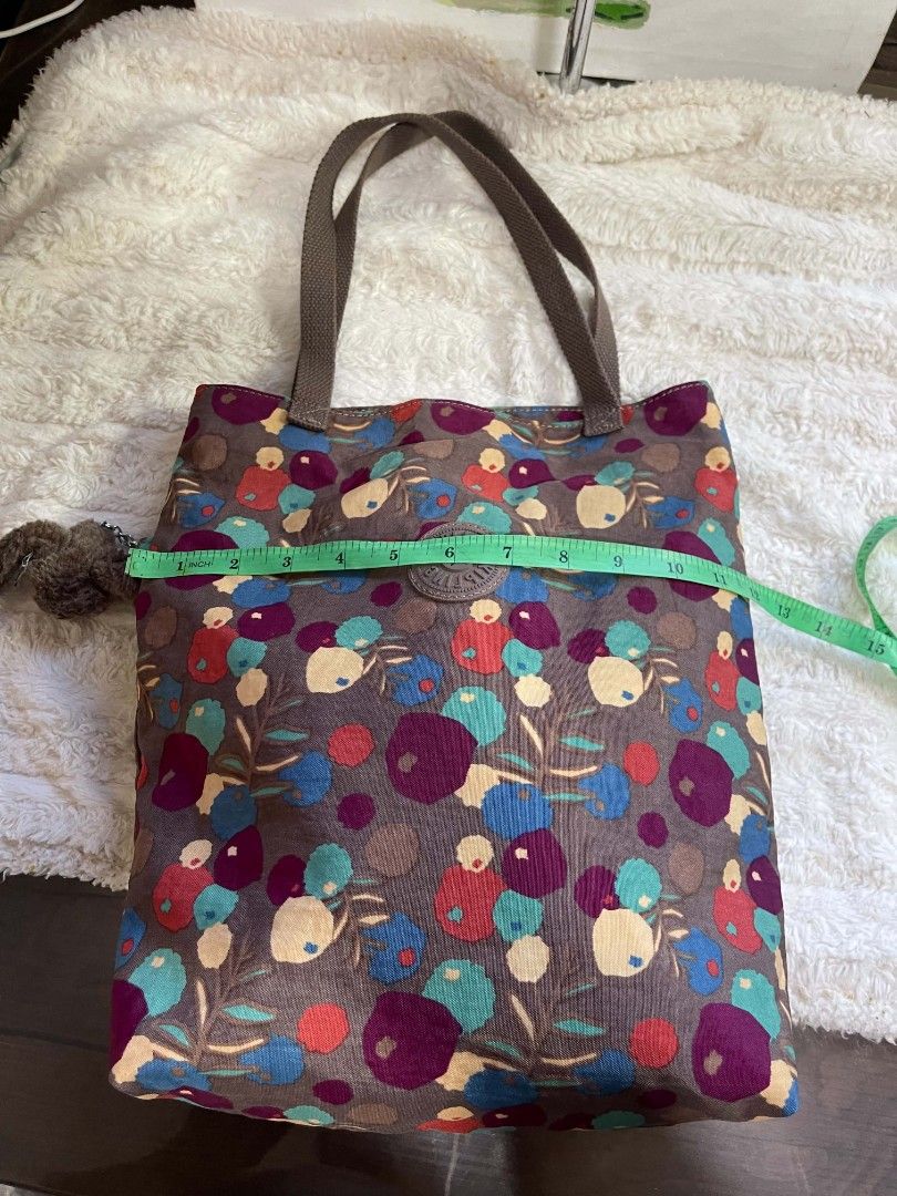 Kipling tote bag Original (Category: Tote Bags) located in Naawan. Submitted by twillycalledprelovedbags (Listing ID 1464173226, Image 3). Description: .