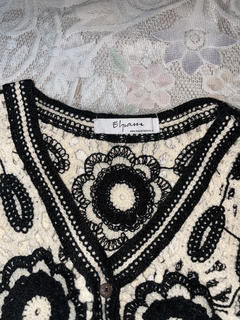Knitted Crochet Vest (Category: Vests) located in Mandaluyong City. Submitted by restystar (Listing ID 1464215613, Image 2). Description: 45 width 50 length .