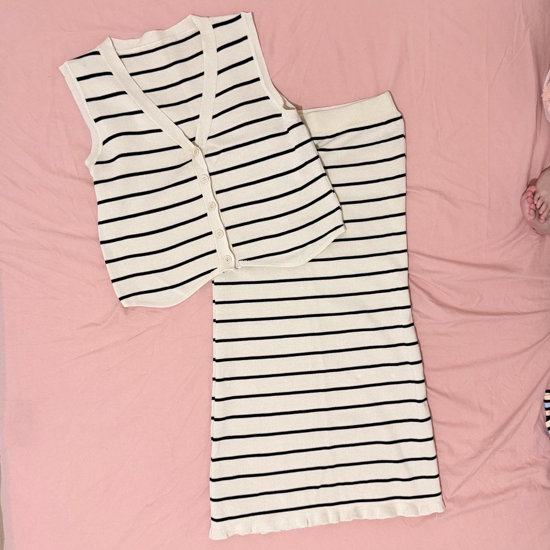Knitted Striped Coords (Category: Sets or Coordinates) located in Quezon City. Submitted by shopmyprelovedph (Listing ID 1464269276, Image 1). Description: Free size Used twice only .