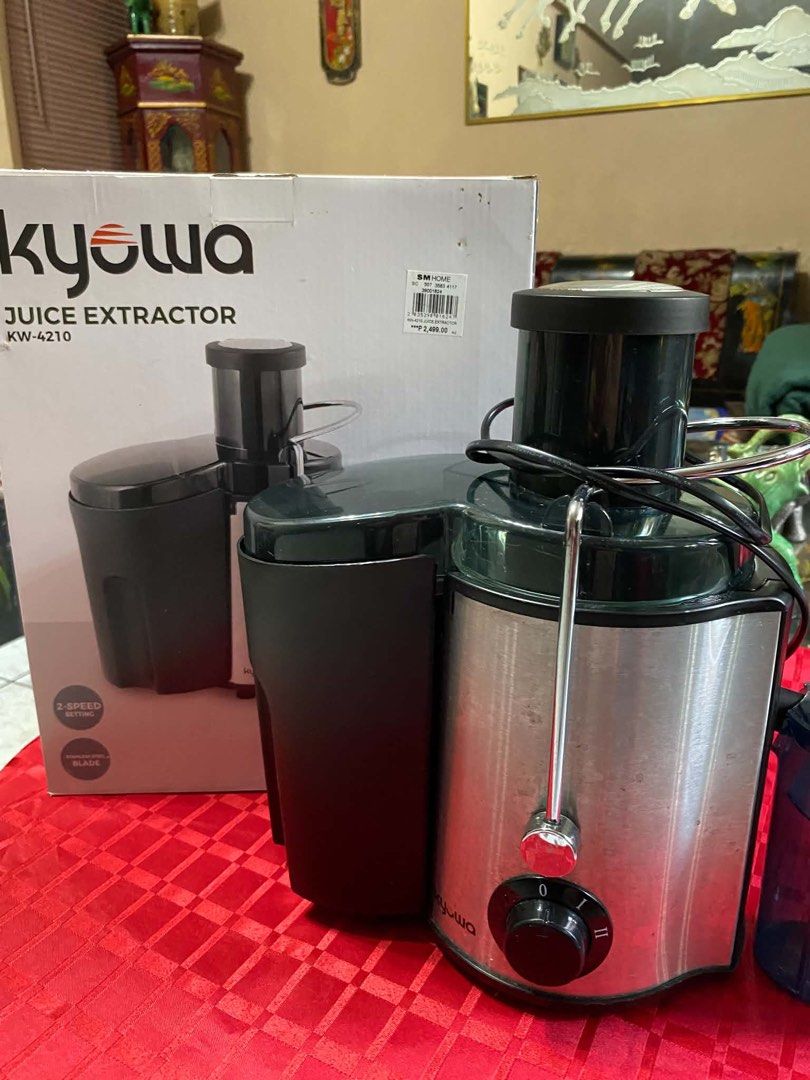Kyowa Juice Extractor (Category: Coffee Machines & Makers) located in Quezon City. Submitted by flyingmommie (Listing ID 1464172600, Image 1). Description: Used twice only.