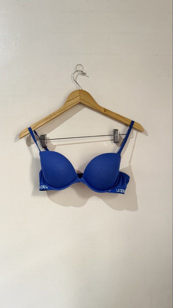 La Senza Regular Padding (Category: Undergarments & Loungewear) located in Tarlac. Submitted by cln.vender (Listing ID 1464164212, Image 1). Description: 36B on tag.