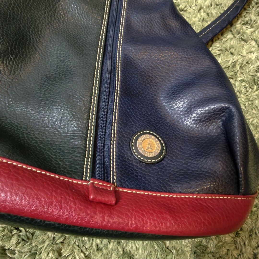 La Tour Eiffel Genuine Leather Backpack / Body Bag (Category: Luxury Bags & Wallets) located in Antipolo. Submitted by millennialthrifter (Listing ID 1464174414, Image 3). Description: 🔥LA TOUR EIFFEL LEATHER BAG - 1200 PESOS ✅Brand: La Tour Eiffel ✅Genuine Leather ✅Can be used as body bag or backpack.