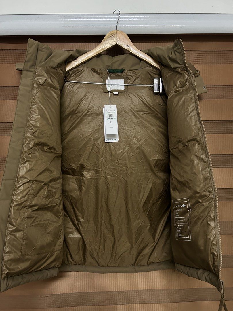 Lacoste Puffer Vest w/ Removable Hood (Category: Coats, Jackets and Outerwear) located in Manila. Submitted by foundarchive.ph (Listing ID 1464313244, Image 3). Description: Lacoste Puffer Vest w/ Removable Hood Water-Repellent Brandnew with tags Size L on tag (25L x 24W) Swabe pang OOTD this upcoming winter Unisex ₱10,500 negotiable (₱23,950 srp) Manila area can ship nationwide.