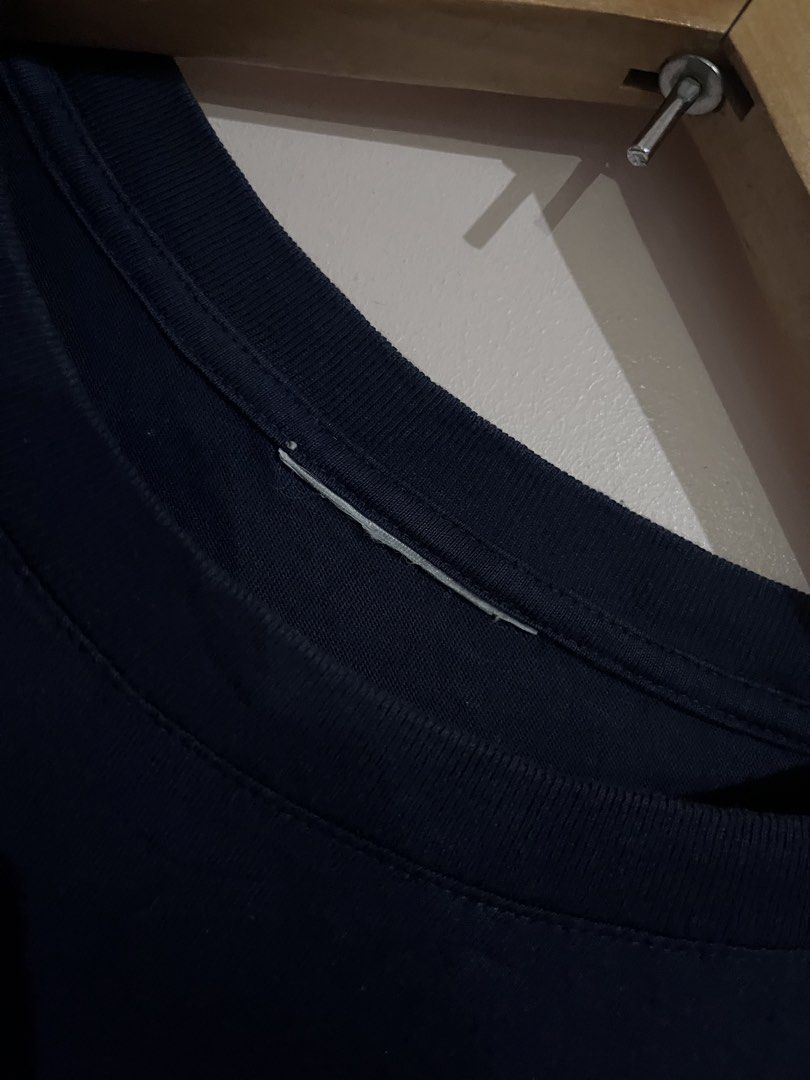 LACOSTE TEE (Category: Tshirts & Polo Shirts ) located in Matanao. Submitted by eyyymar (Listing ID 1464255739, Image 3). Description: LACOSTE TEE -Dimes:19x26 -Good as new -Issue: Cut neck tag .