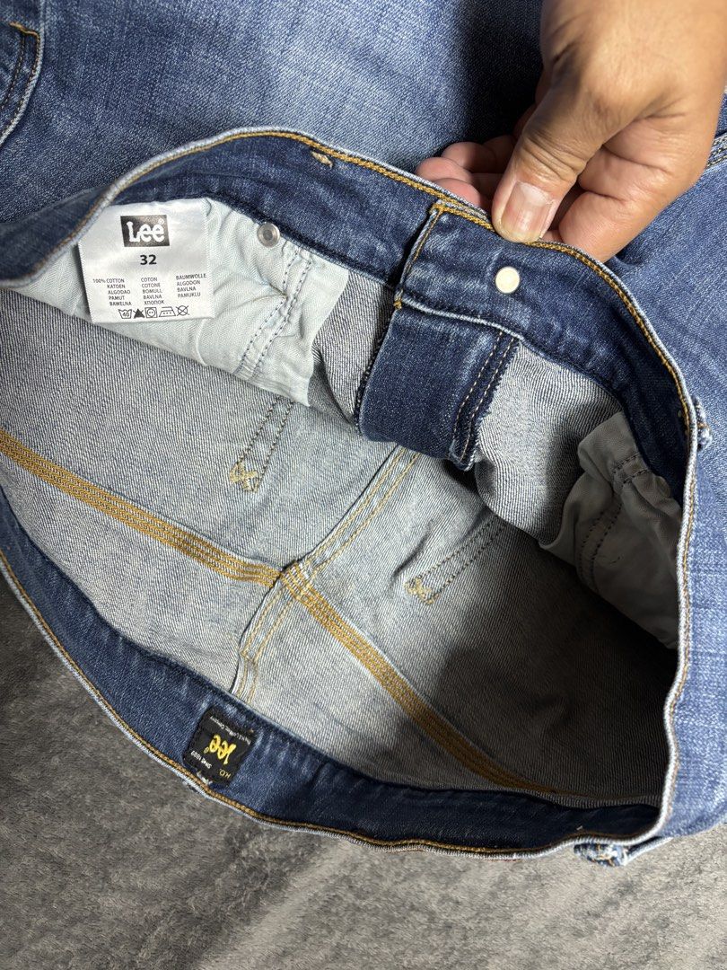 Lee Jeans Men's Size 32 Blue Denim (Category: Jeans) located in Pasig City. Submitted by genyzk (Listing ID 1464175984, Image 2). Description: - Classic blue denim jeans from Lee - Straight fit - Size 32 waist - Button and zip closure - Two back pockets with signature stitching - Leather Lee patch on back waistband - Perfect for everyday wear.