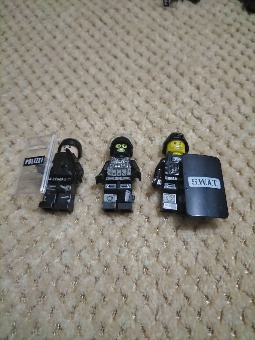 Lego Police (14 Pcs.) (Category: Lego & Building Sets) located in Cavite. Submitted by taro_sakamoto_23 (Listing ID 1464302741, Image 3). Description: - galing sa japan surplus - Good Quality.