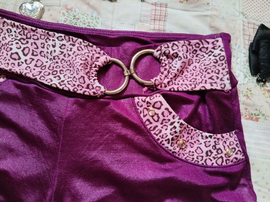 Leopard shorts (Category: Shorts) located in Cebu City. Submitted by thrift_with_anjel (Listing ID 1464229794, Image 2). Description: ❀.ೃ࿔Leopard Short❀.ೃ࿔* 🌸Waist: 28-38 🌸Length: 9 🌷Mine: 549(AU).