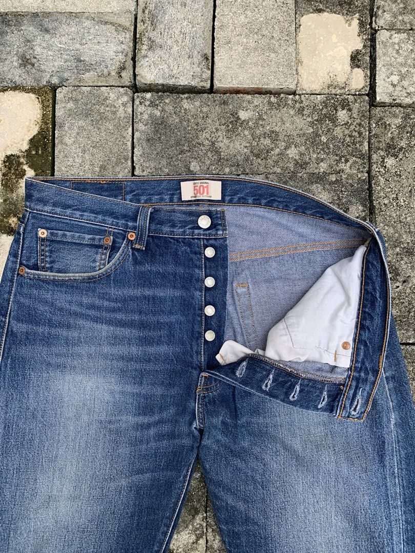 Levis 501 Button Fly (Category: Jeans) located in Cebu City. Submitted by team13ios (Listing ID 1464235990, Image 3). Description: Levis 501 button Fly(pina benta ni uncle) W34 L32 Actual Dimes W-34-35 L-41-42 Hem-8-9 Excellent Condition No issue/used pero hindi inabuso with care to Solid .