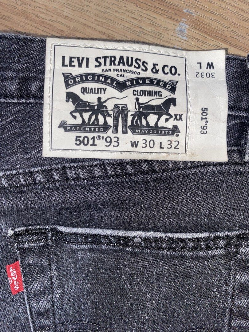 LEVIS 501 PANTS (Category: Jeans) located in Manila. Submitted by leonard230 (Listing ID 1464189922, Image 2). Description: SIZE 30 - 33 never been worn stock sum have issues.