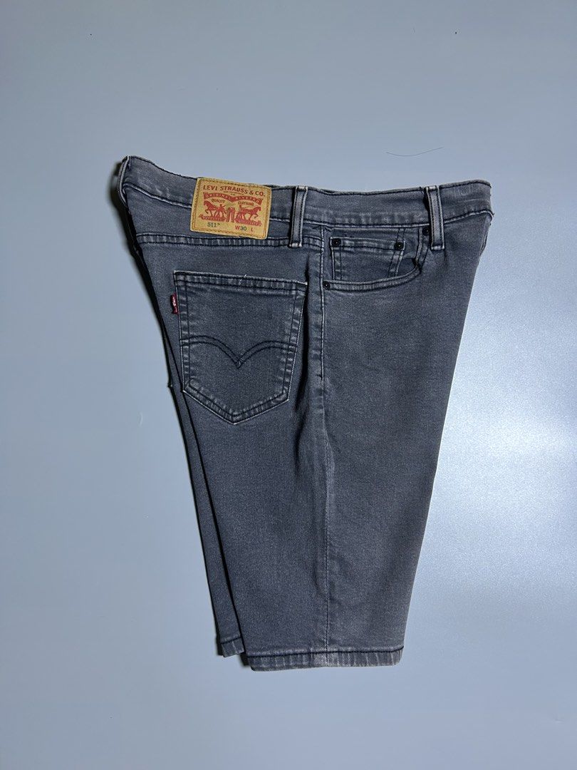Levi’s 511 Chino (Category: Chinos) located in Bacolod City. Submitted by fyceee (Listing ID 1464244941, Image 2). Description: Size 30-32 Length 19 Hem 8.5 No flaws.