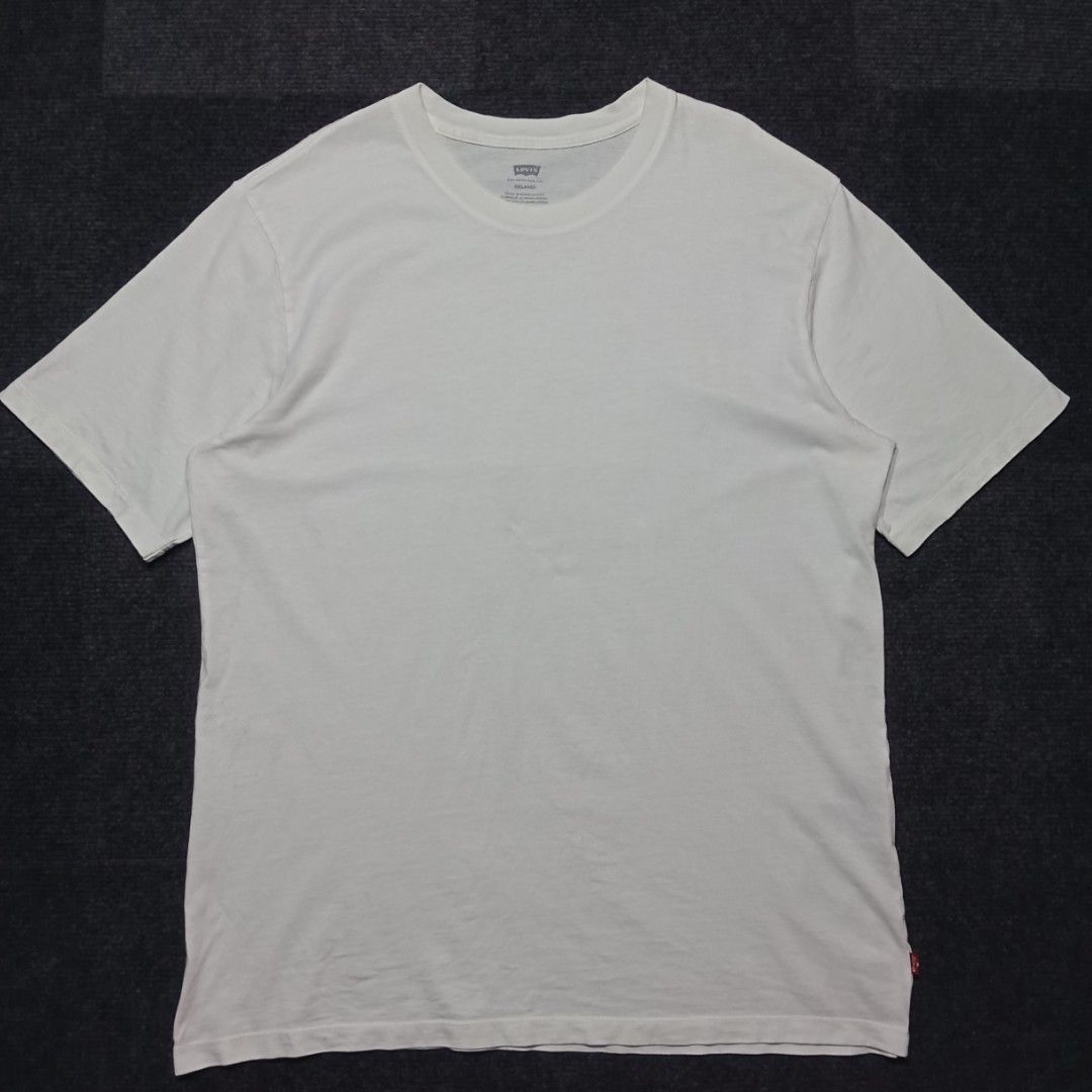 LEVIS CLASSIC WHITE CREWNECK SHIRT size Medium (Category: Tshirts & Polo Shirts ) located in Irosin. Submitted by jamilflor (Listing ID 1464310246, Image 3). Description: LEVIS CLASSIC WHITE CREWNECK SHIRT As new No major issue Size Medium on tag Excellent condition 22 x 29 measurements -.