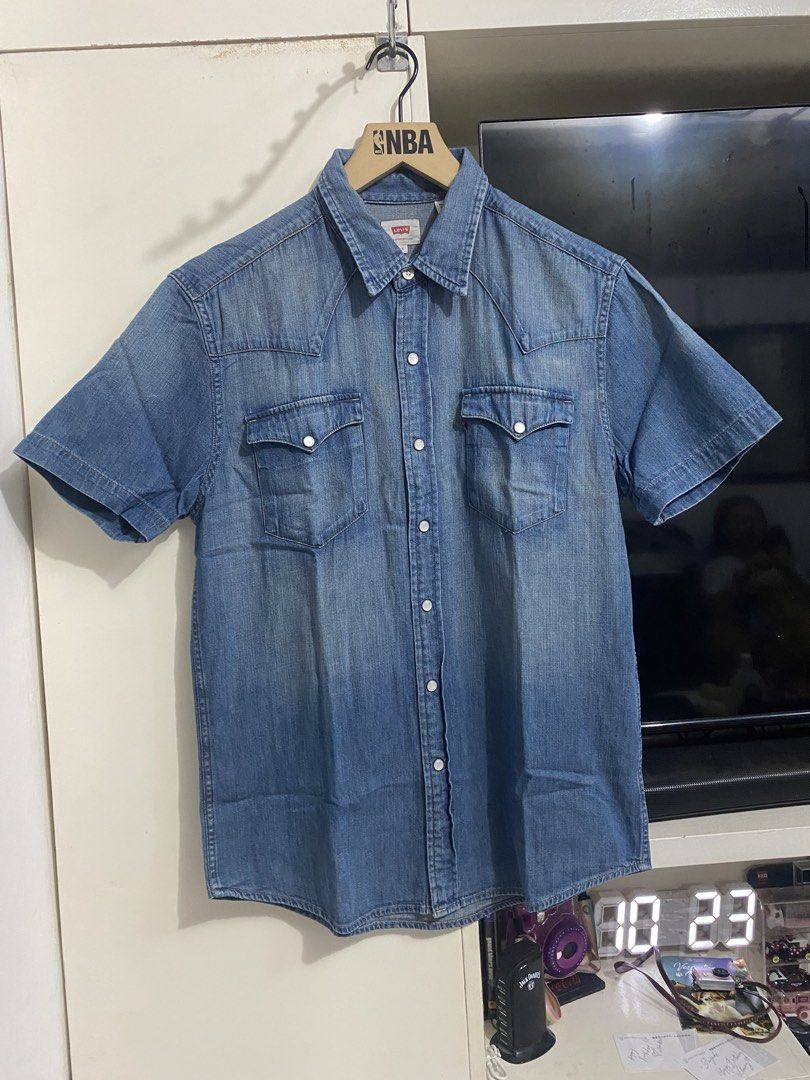 Levis denim shirt shortsleeves (Category: Formal Shirts) located in Santa Maria. Submitted by jordangail (Listing ID 1464242421, Image 1). Description: Button shirt 21x28 Small on tag Excellent 9.9/10 No issue Mine na Gcash Jnt God bless.