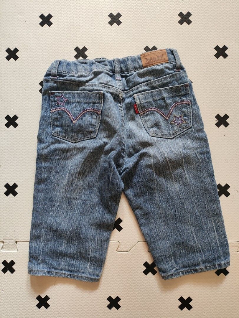 Levi's Shorts for girls (Category: Babies & Kids Fashion) located in Taguig. Submitted by cleanupmomma (Listing ID 1464206688, Image 2). Description: Please take time to read ❤️ Fits 5-7 yrs old no flaws wyiwyg.