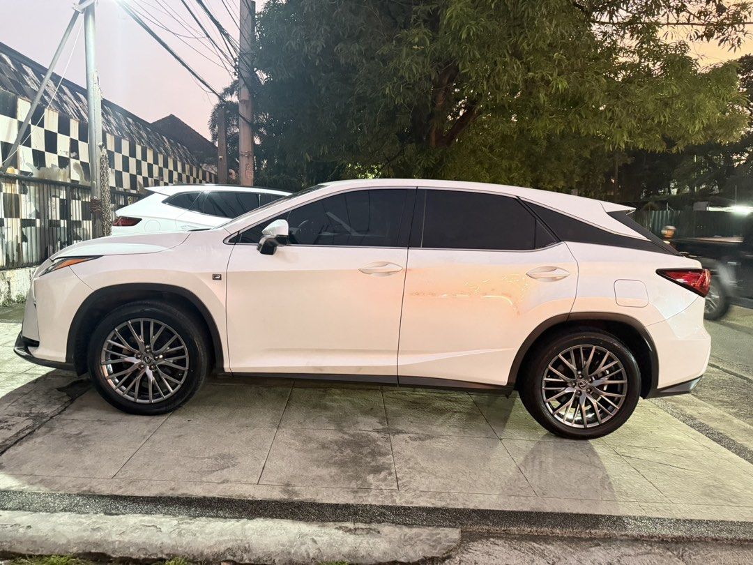 Lexus RX350 Executive (A) (Category: Used Cars) located in Taguig. Submitted by scalpeljm (Listing ID 1292356270, Image 1). Description: Local purchased. 22 inch Versus mags and tires, 60+ t kms, brown leather interior , new tires and break pads , like new, casa serviced.