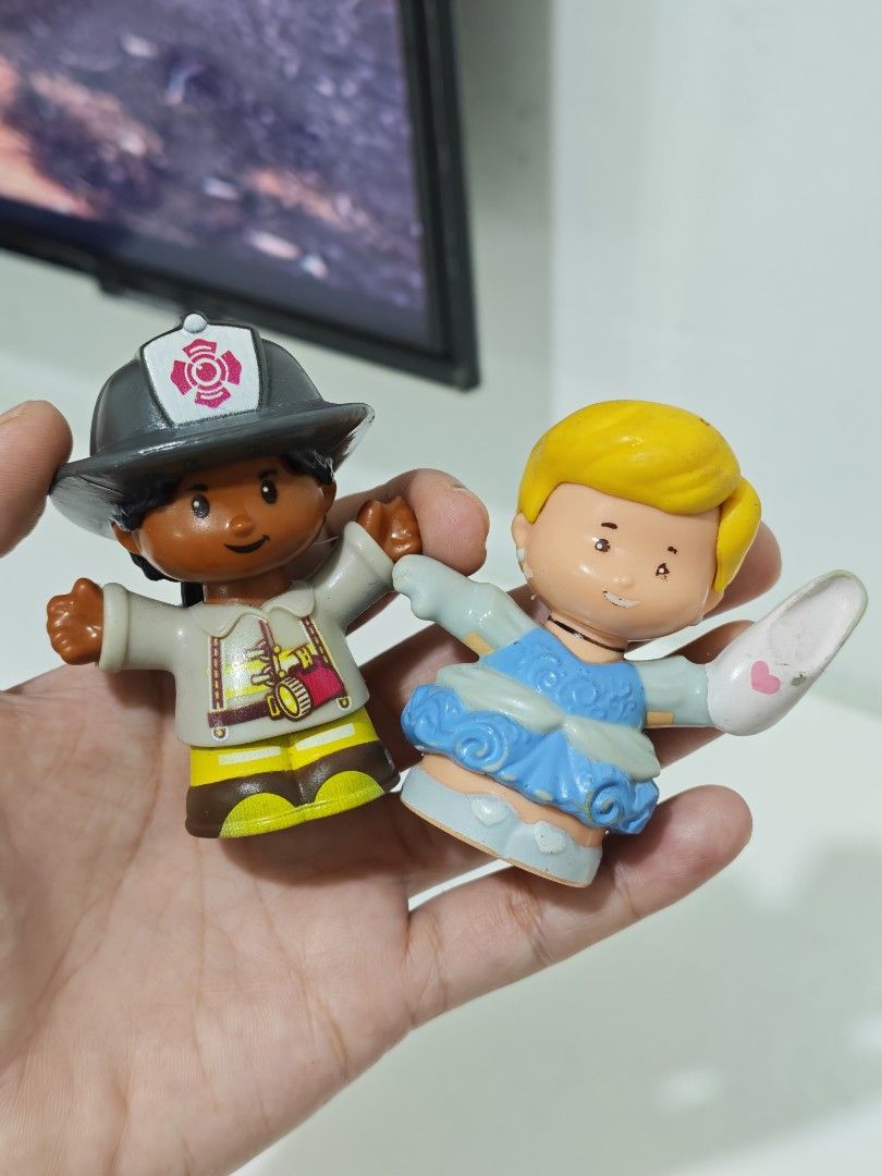 Little People figures TAKE ALL (Category: Kids Toys) located in Pasig City. Submitted by dian.juliet (Listing ID 1464246001, Image 1). Description: ▪️Preloved from USA ▪️What you see is what you get. ▪️Colors may vary due to lightning. ▪️Flaws are barely noticeable. ▪️Feel free to message me for other details. :) 🖤 dian.