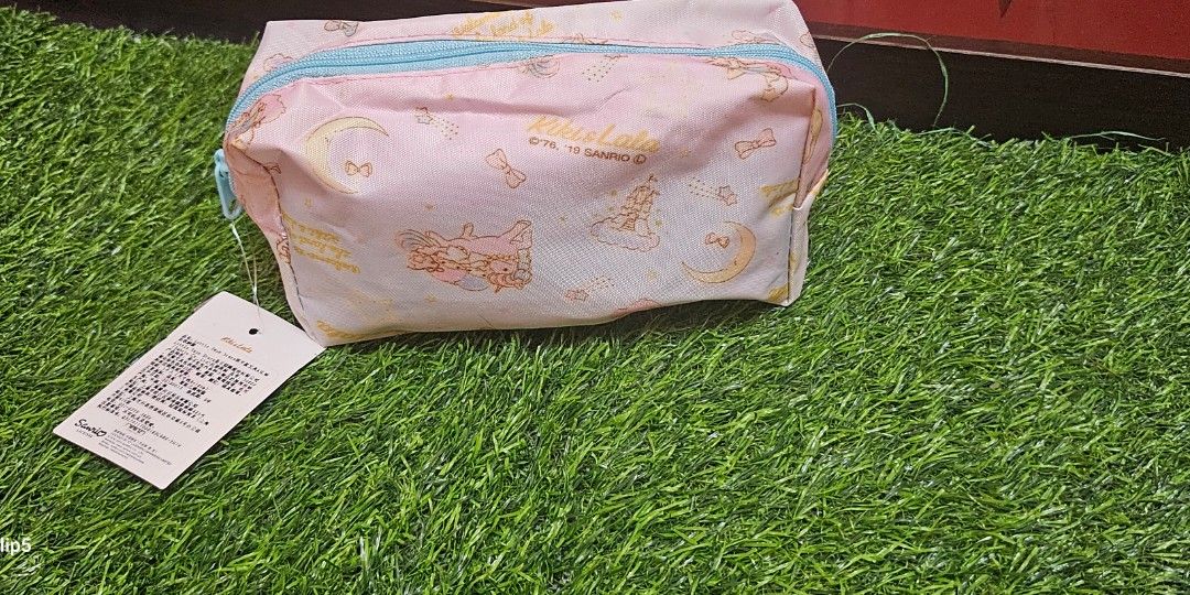 Little twin stars pouch (Category: Purses & Pouches) located in Umingan. Submitted by liezelsona48963 (Listing ID 1464304728, Image 1). Description: bnew sanrio littletwin stars ppuch w/ tag 7×2 inches mop gcash.