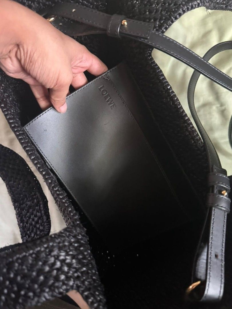Loewe (Category: Luxury Bags & Wallets) located in Pateros City. Submitted by kenchan0330 (Listing ID 1464174645, Image 3). Description: Medium LOEWE Font tote in raffia Bought in Greenbelt Meet-up only.