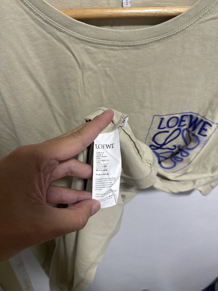 Loewe (Category: Luxury Apparel) located in Santa Ana. Submitted by deyaaaan88 (Listing ID 1464303601, Image 3). Description: Dimes: 20x26.