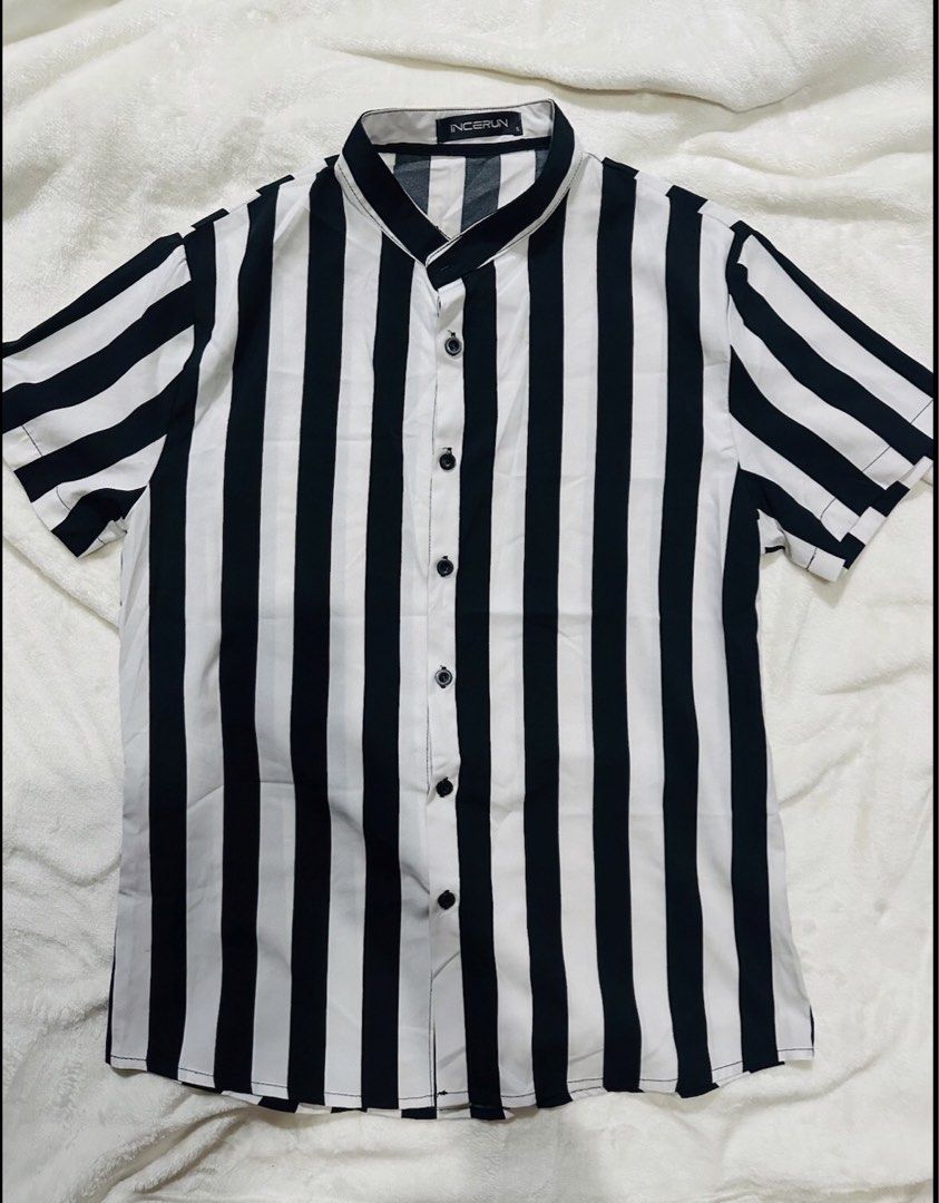 Longsleeves (Category: Blouses) located in Manila. Submitted by rareririririri (Listing ID 1464161847, Image 3). Description: Silky smooth button-up shirt. Long sleeves with button cuffs. Classic collar. Great for dressing up or lounging. The fabric has a beautiful sheen. Looks really nice under light. 80-100 each!.