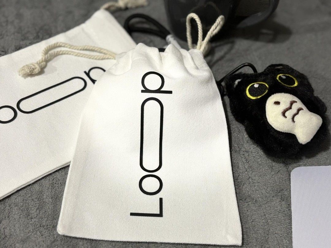 Loop Drawstring Pouches (Category: Purses & Pouches) located in Pasig City. Submitted by rnr2026 (Listing ID 1464215422, Image 3). Description: Canvas Pouch String Bag 🛍️ 14x20cm white Color: White Swak na lagayan ng kung anik-anik sa bag mo ✨ .