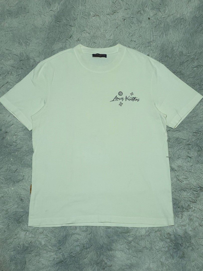 Louis Vuitton (Category: Tshirts & Polo Shirts ) located in Abulug. Submitted by humanwhosellthings (Listing ID 1464144274, Image 1). Description: LV ✅️Size: Large ✅️Dimes: 21W x 28L ✅Condition: Excellent ✅Issue: None ✅Color Rate: 9.8/10.