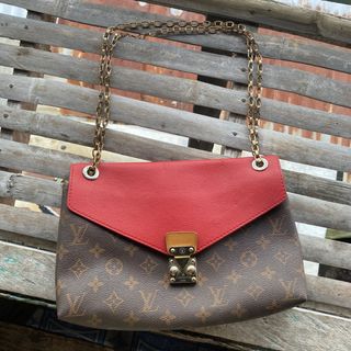 (Category: ) located in . Submitted by .dresshttps (Listing ID 1464218561, Image 1). Description: .