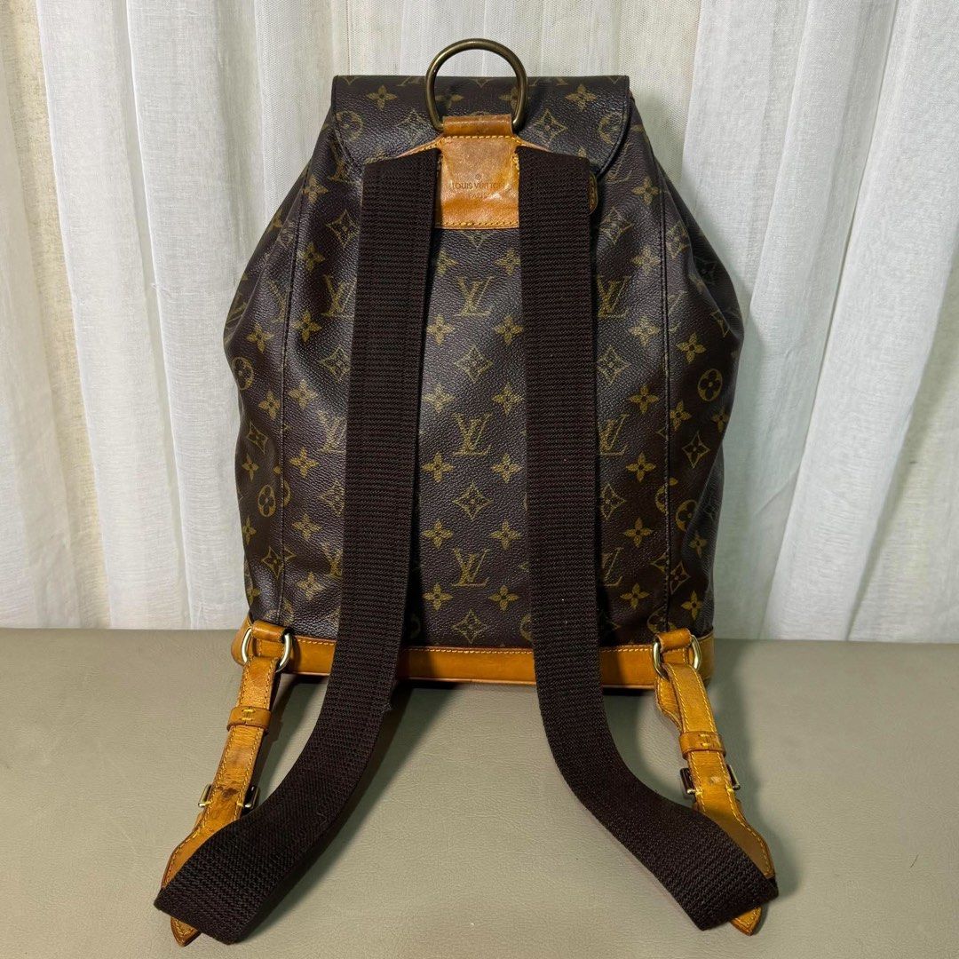 Louis Vuitton Monogram Canvas Montsouris Backpack (Category: Backpacks) located in Madrid. Submitted by jhunaceee (Listing ID 1464294333, Image 2). Description: 💯Authentic Replace laced GM size With replacement dustbag .