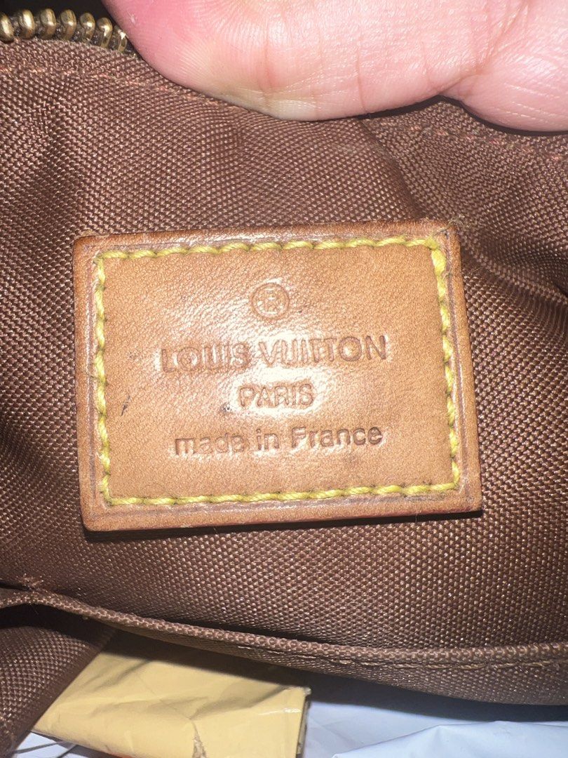 Louis Vuitton Monogram Tote Bag (Category: Luxury Bags & Wallets) located in Numancia. Submitted by aiahelaika08 (Listing ID 1464207619, Image 3). Description: - Authentic Louis Vuitton Tote Bag - Classic Monogram Pattern - Genuine Leather Trim and Handles - Secure Zipper Closure - Durable Brown Fabric Interior Lining - Made in France - Ideal Everyday Bag.