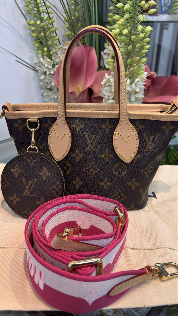 LOUIS VUITTON Neverfull BB Monogram canvas Bag (Category: Luxury Bags & Wallets) located in Manila. Submitted by luxemax_09 (Listing ID 1464170658, Image 2). Description: .