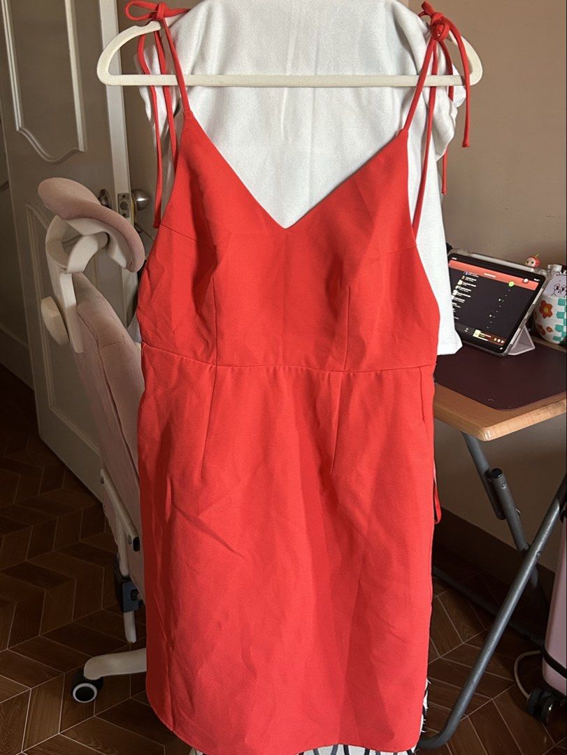 Love, Bonito — Jovene Low Back Mini Dress (Category: Dresses) located in General Trias. Submitted by zellybeansz (Listing ID 1464232792, Image 2). Description: - Love Bonito Jovene Low Back Mini Dress - Adjustable tie shoulder straps - Open back with zip closure - Never used, no tags - Pads are removed - XS, fits up to Small .