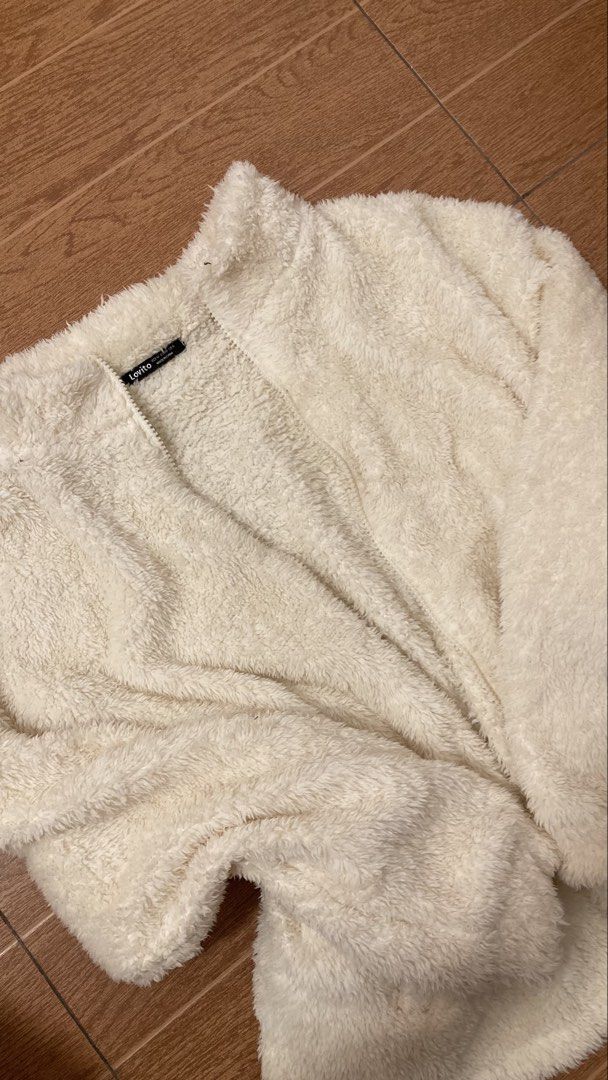 Lovito Cream Fuzzy Zip-Up Jacket (Category: Coats, Jackets and Outerwear) located in Subic. Submitted by bottomjeanzgals (Listing ID 1464335984, Image 2). Description: .