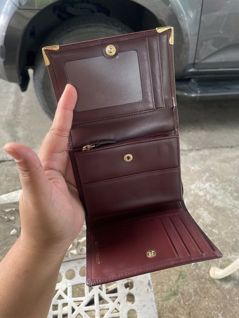 LQ VINTAG3 (Category: Wallets & Card holders) located in Naic. Submitted by bechie_ (Listing ID 1464214626, Image 3). Description: .