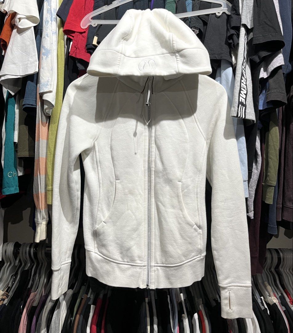 LULULEMON (Category: Coats, Jackets and Outerwear) located in Iloilo. Submitted by dmclothing10 (Listing ID 1464326440, Image 3). Description: LULULEMON Scuba full zip hoodie jacket S-M Excellent good condition 10/10 850+SF Location:ILOILO.