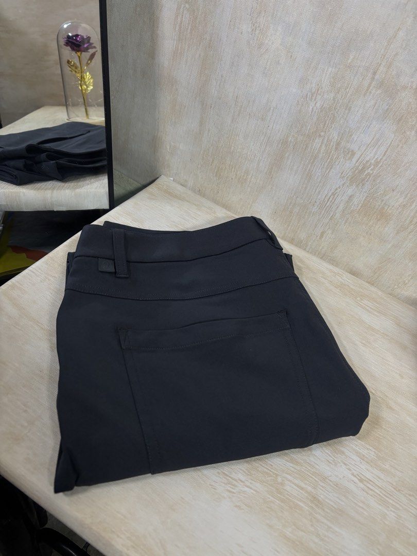LULULEMON ABC DARK GRAY PANTS (Category: Trousers) located in Cabuyao City. Submitted by pormanation-thrift-store (Listing ID 1464350473, Image 3). Description: LULULEMON ABC DARK GRAY PANTS Condition: LIKE NEW Color rate: 10/10 (PWEDE SA MASELAN) Size: 32 Dimes: 33”Wx38”L Issue: NONE❌ Price: 2800.