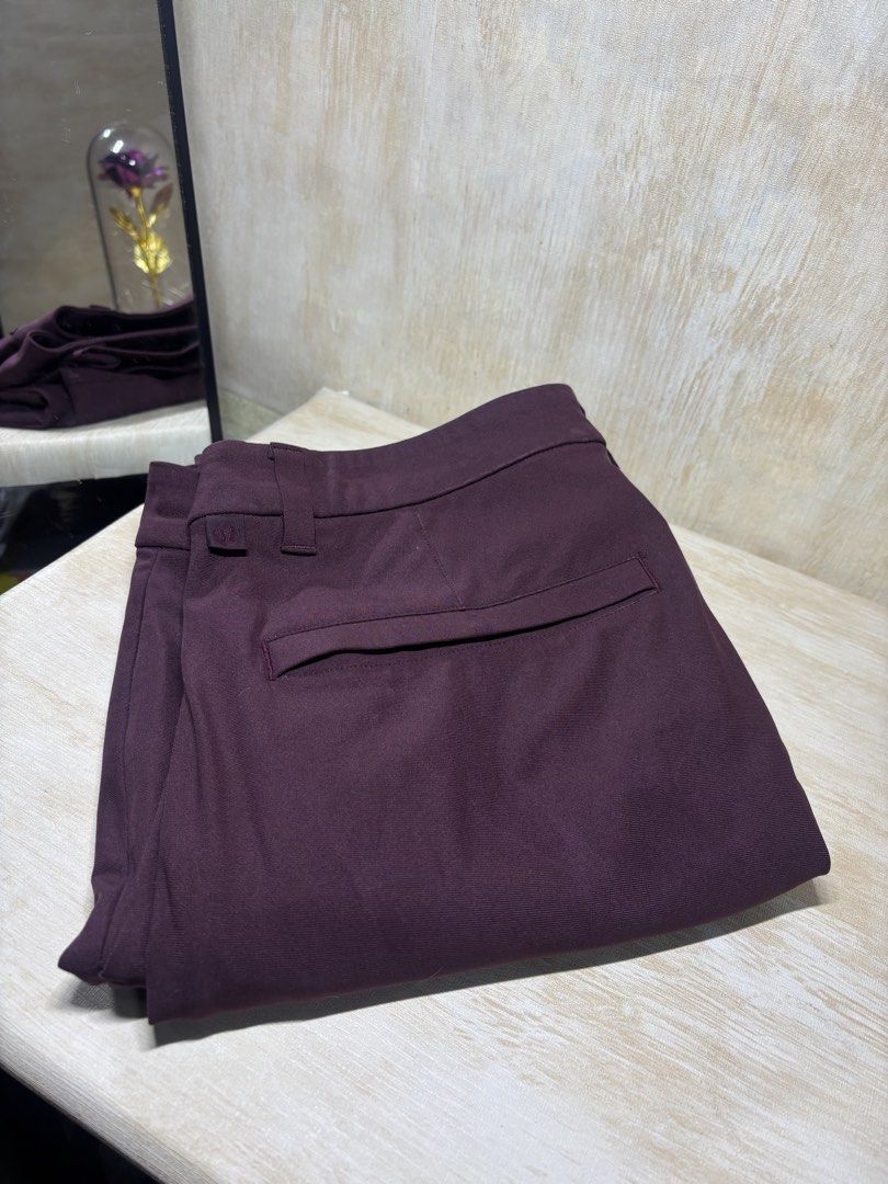 LULULEMON ABC MAROON PANTS (Category: Trousers) located in Cabuyao City. Submitted by pormanation-thrift-store (Listing ID 1464349461, Image 2). Description: LULULEMON ABC MAROON PANTS Condition: LIKE NEW Color rate: 10/10 (PWEDE SA MASELAN) Size: 33 Dimes: 33”Wx38.5”L Issue: UNNOTICABLE SIGN OF USED WHEN WORN❌ Price: 1800.