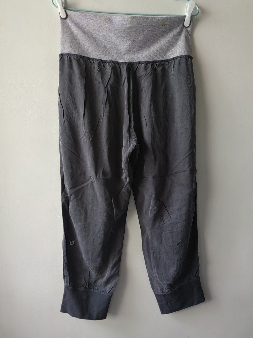 Lululemon Capri Pants (8/M) (Category: Activewear) located in Baguio. Submitted by kacijom (Listing ID 1464277751, Image 2). Description: ₱400 •Lululemon Capri Pants •Size 8/M, 14.5"x28" •Condition 9/10 (Very-Good Used Condition).