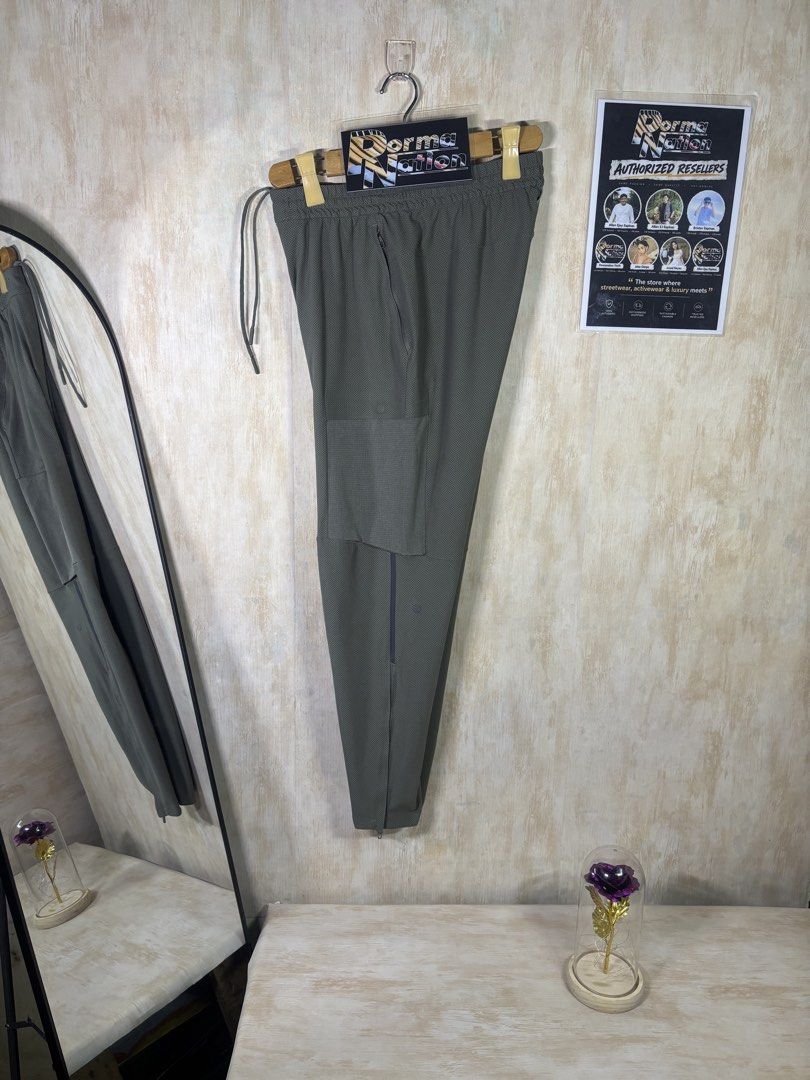 LULULEMON ENGINEERED ELEMENT CARGO PANTS (Category: Joggers) located in Cabuyao City. Submitted by pormanation-thrift-store (Listing ID 1464350832, Image 1). Description: LULULEMON ENGINEERED ELEMENT CARGO PANTS Condition: GOOD Color rate: 9/10 Size: SMALL Dimes: 28-32”Wx38”L Issue: ONE PINHOLE❌ Price: 1000.