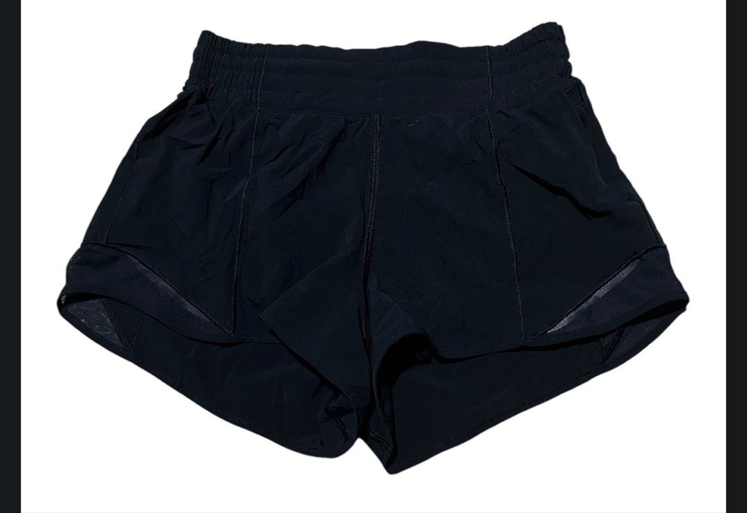 Lululemon Hotty Hot High-Rise Short 2.5" dot 4 (Category: Activewear) located in Iba. Submitted by xooperfindslb (Listing ID 1464286136, Image 3). Description: Lululemon Hotty Hot High-Rise Short 2.5” Dot 4 Color: true navy Good condition No issue.