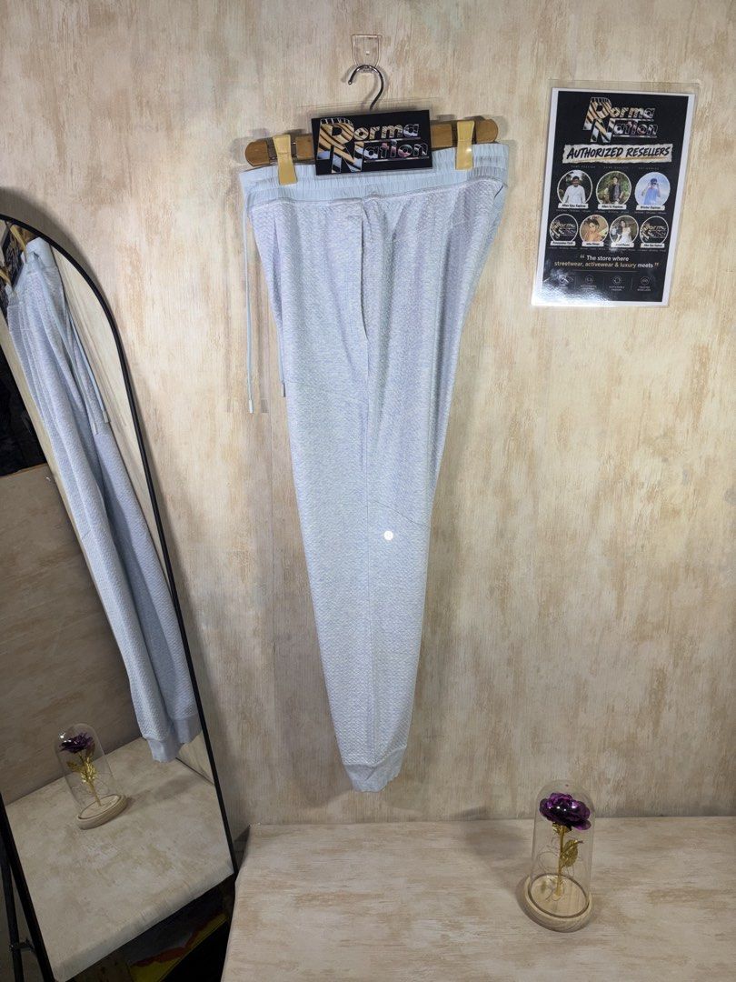 LULULEMON LICENSED TO TRAIN JOGGER PANTS (Category: Joggers) located in Cabuyao City. Submitted by pormanation-thrift-store (Listing ID 1464349792, Image 3). Description: LULULEMON LICENSED TO TRAIN JOGGER PANTS Condition: LIKE NEW Color rate: 10/10 (PWEDE SA MASELAN) Size: LARGE Dime: 32-36”Wx38.5”L Issue: NONE❌ Price: 2000.