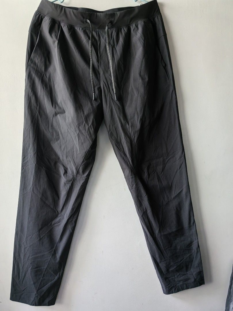Lululemon Mens Pants (L) (Category: Activewear) located in Baguio. Submitted by kacijom (Listing ID 1464278020, Image 2). Description: ₱1k •Lululemon Mens Pants - Gray •Size L, 16"x40" •Condition 10/10 (Excellent Used Condition).