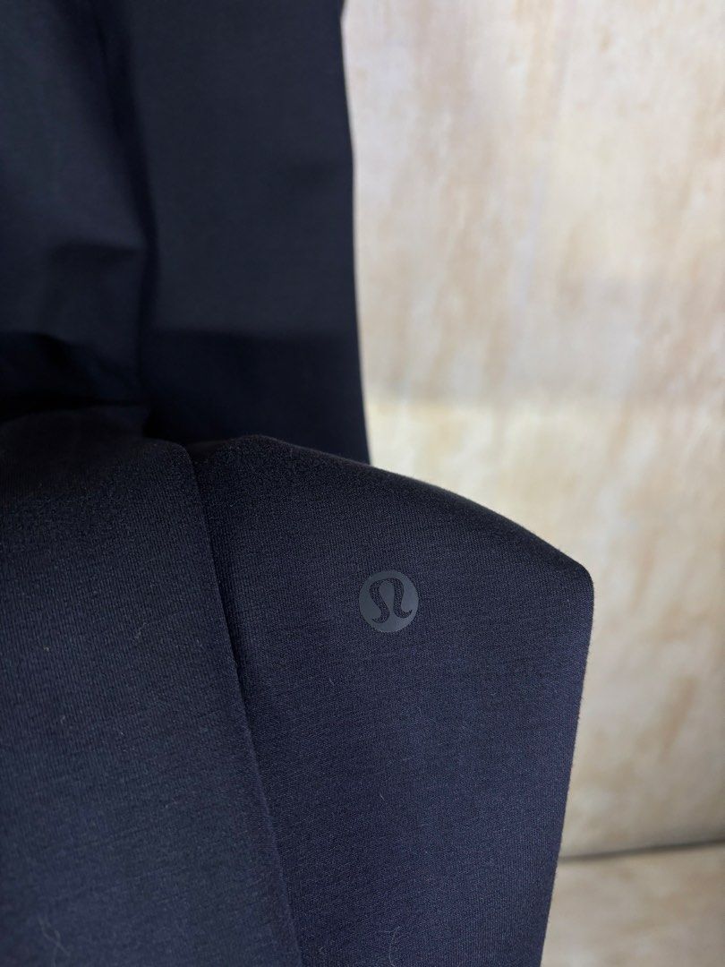 LULULEMON SMOOTH SPACER JOGGER PANTS (Category: Joggers) located in Cabuyao City. Submitted by pormanation-thrift-store (Listing ID 1464349314, Image 3). Description: LULULEMON SMOOTH SPACER JOGGER PANTS Condition: LIKE NEW Color rate: 10/10 (PWEDE SA MASELAN) Size: LARGE Dimes: 32-36”Wx38.5”L Issue: NONE❌ Price: 2000.