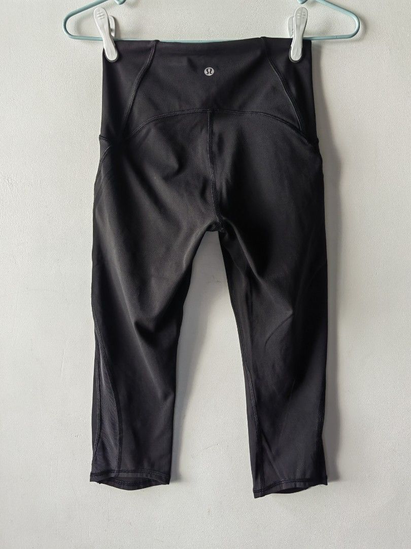 Lululemon Train Times Crop 17"(4/S) (Category: Activewear) located in Baguio. Submitted by kacijom (Listing ID 1464280136, Image 1). Description: ₱400 (SRP $88 /₱5.2k) •Lululemon Train Times Crop (17") Black •Size 4/S, 12"x24" •Condition 10/10 (Excellent Used Condition).