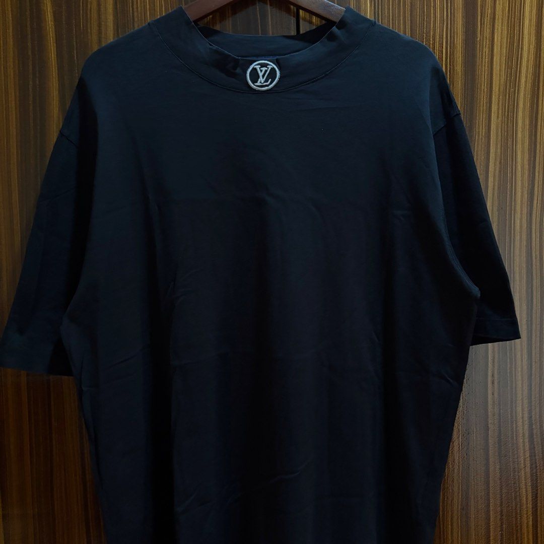 LV Embroided Neck Logo (Category: Tshirts & Polo Shirts ) located in Iloilo. Submitted by thriftheaven001 (Listing ID 1464300113, Image 2). Description: LV Neck Logo - Large to XL (29 x 23) - No issues ₱1000.