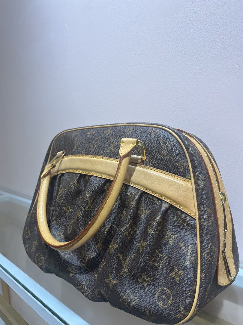 LV Lock it Monogram (Category: Luxury Bags & Wallets) located in Manila. Submitted by luxuryitems_bybosst (Listing ID 1464223769, Image 3). Description: NGA self authenticate bought in japan .