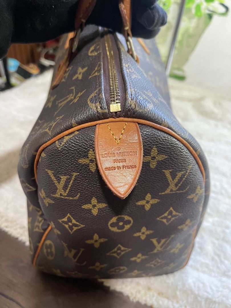 Lv Monogram speedy 35 (Category: Tote Bags) located in Naawan. Submitted by twillycalledprelovedbags (Listing ID 1464147429, Image 2). Description: issue may konting sugat sa bottom, no code.